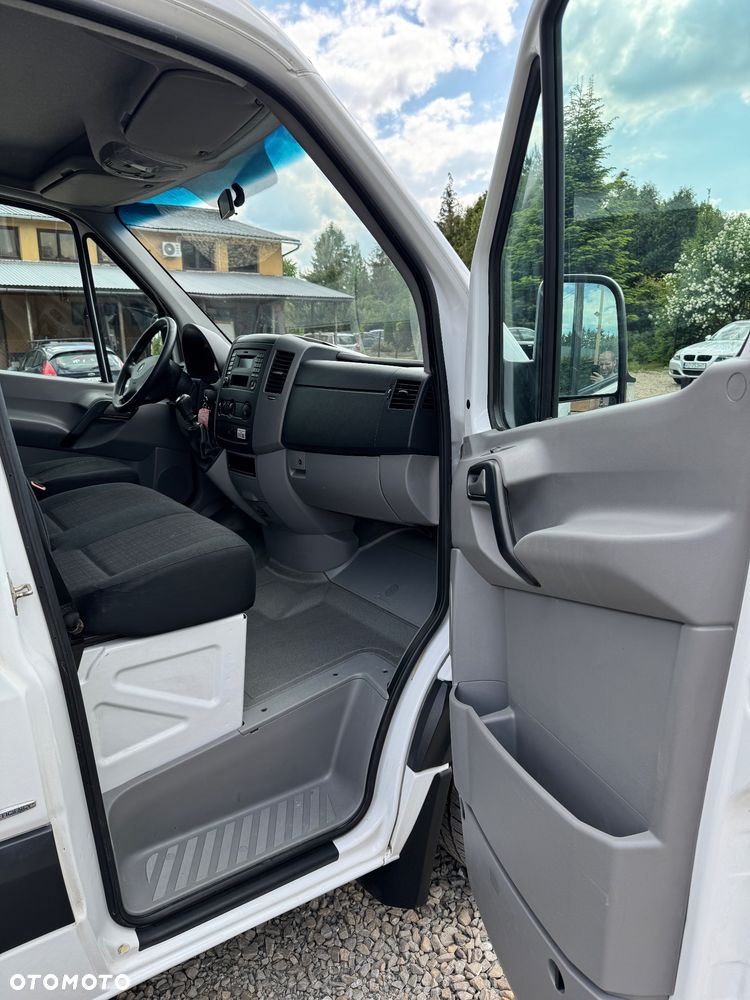 Mercedes-Benz Sprinter - 12