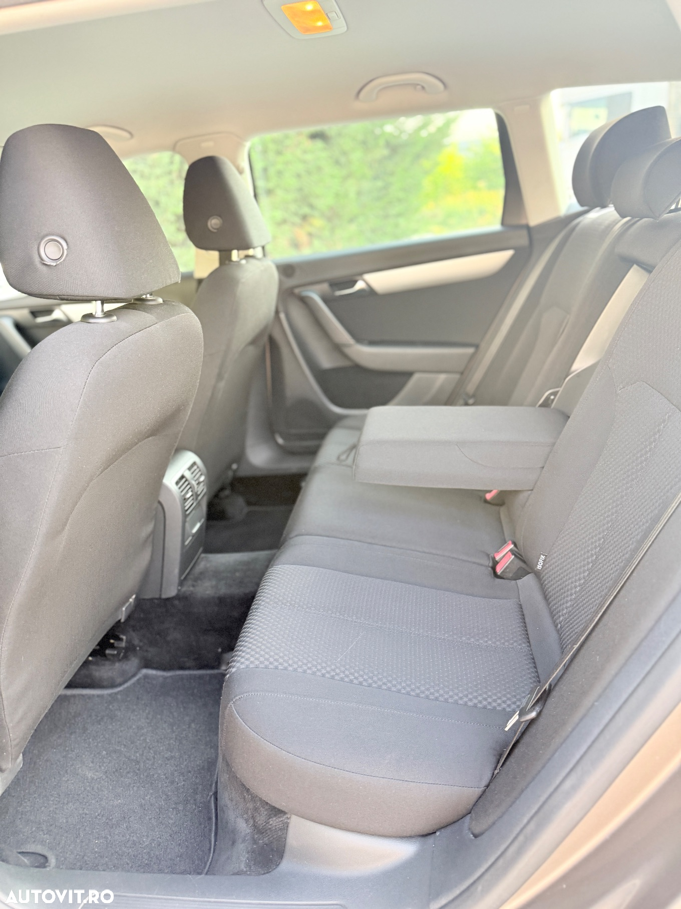 Volkswagen Passat Variant 2.0 Blue TDI SCR Comfortline - 8