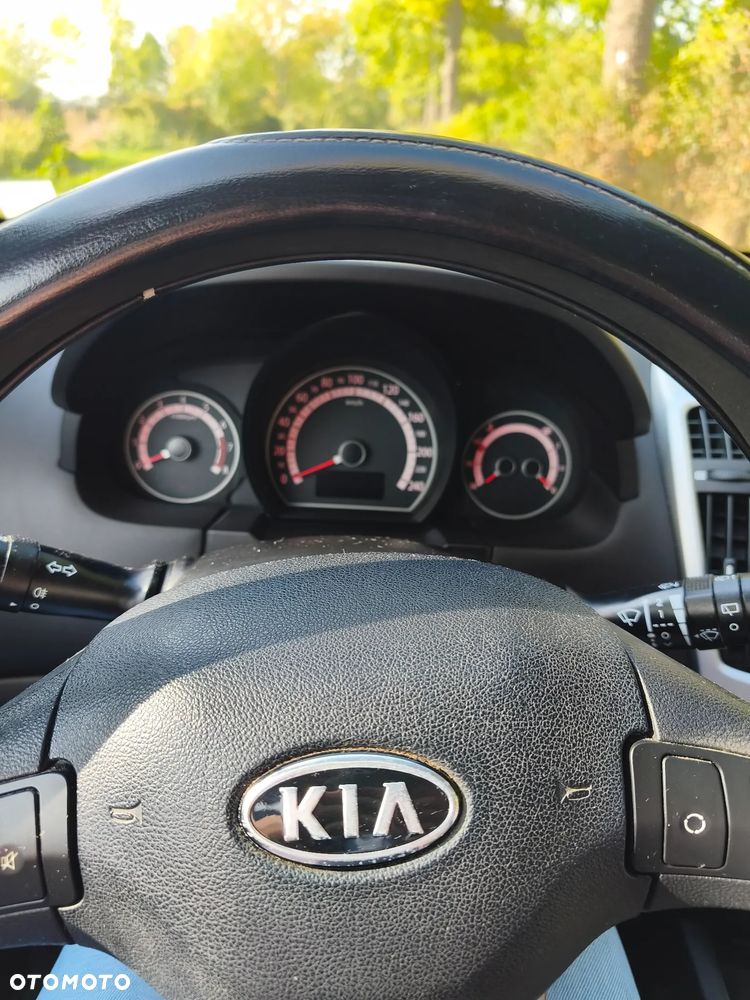 Kia Ceed - 10