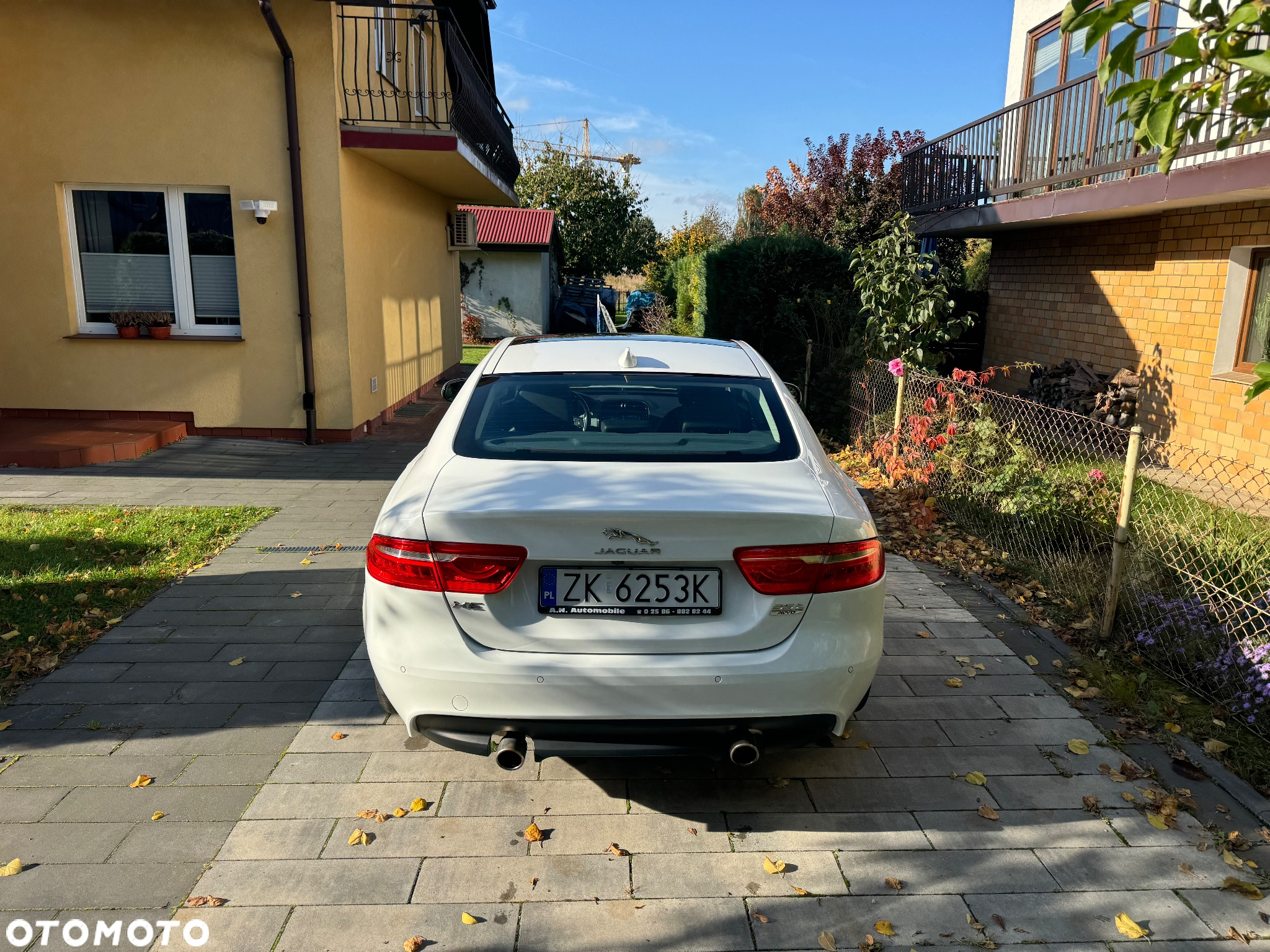 Jaguar XE S - 9
