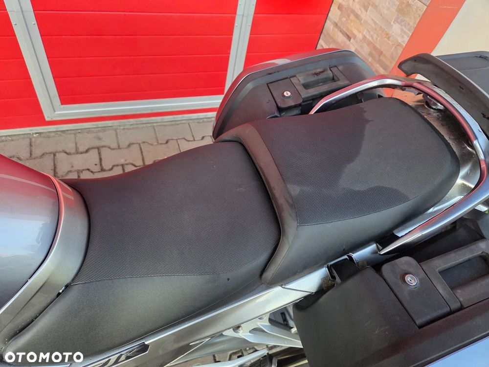 Yamaha FJR - 8