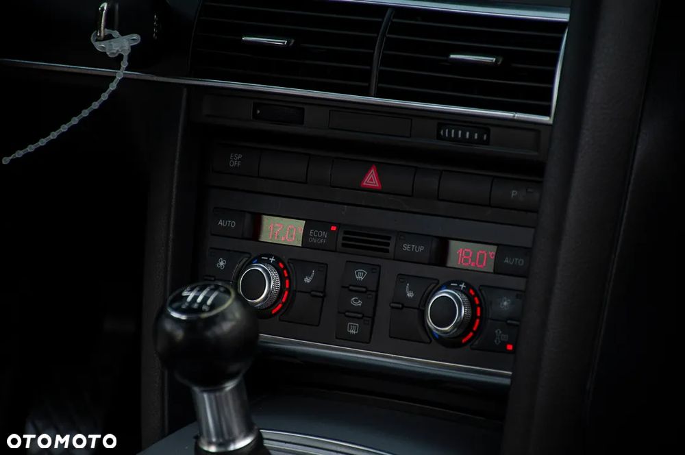 Audi A6 Limousine 2.4 - 26