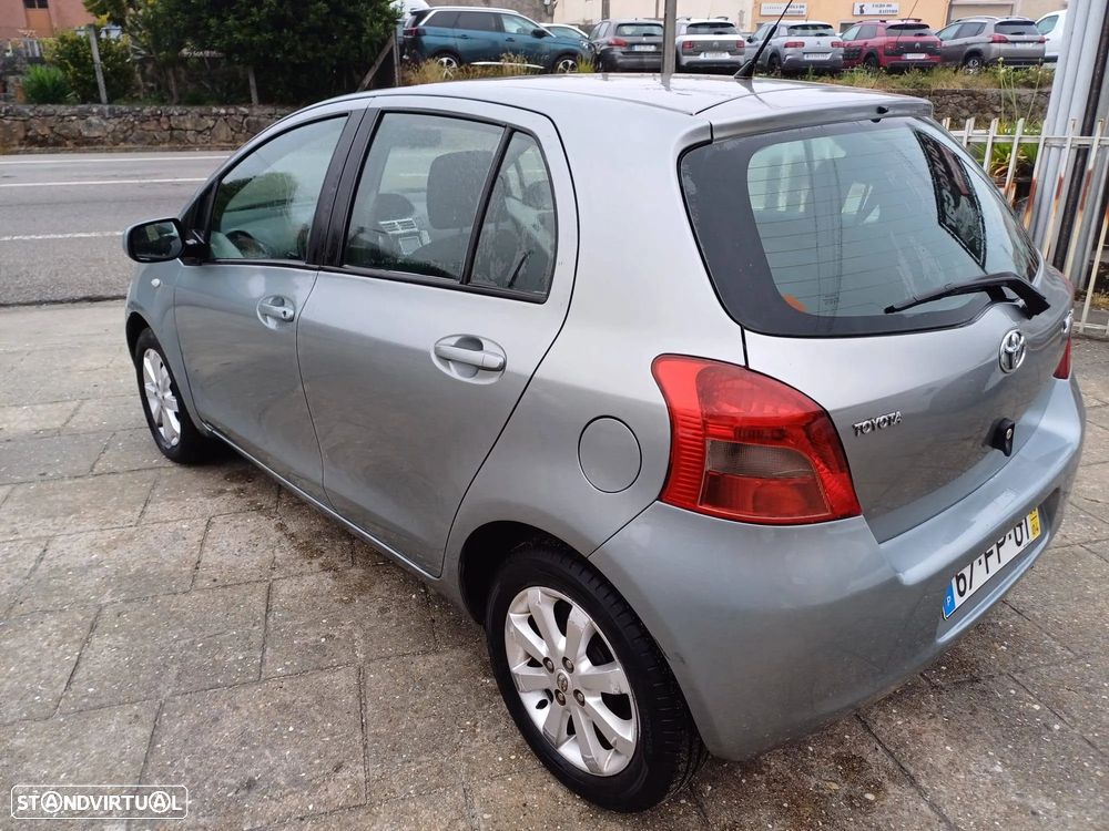 Toyota Yaris 1.0 VVT-i AC Manual - 4