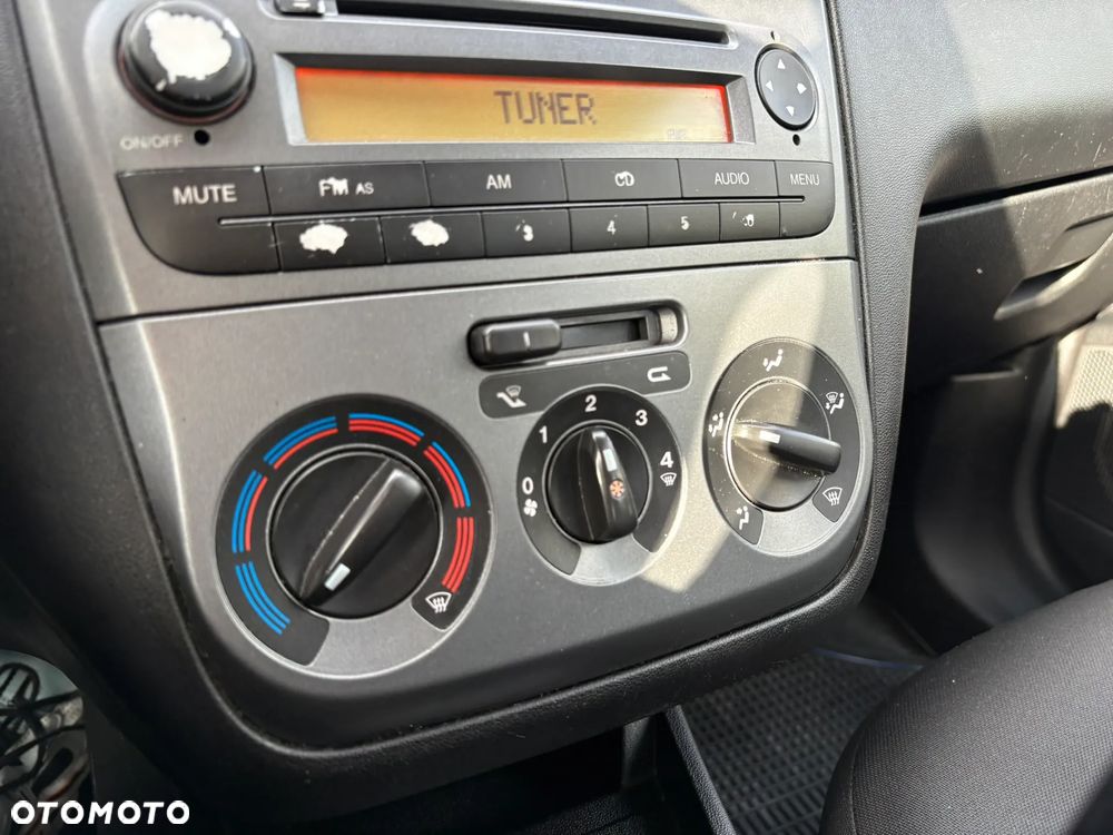 Fiat Linea 1.4 Dynamic Euro5 - 15