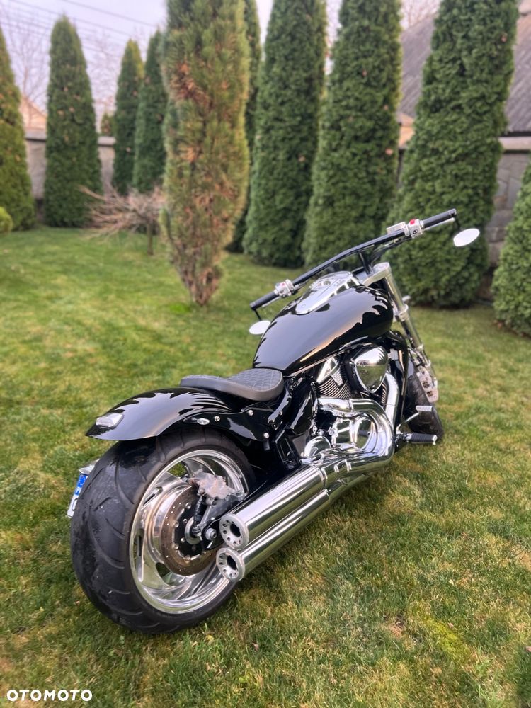 Suzuki Intruder - 2