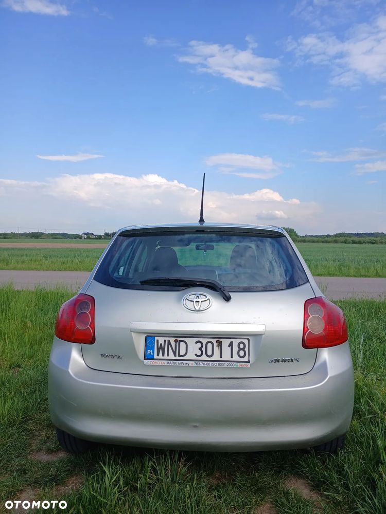 Toyota Auris 1.4 D-4D Terra - 4