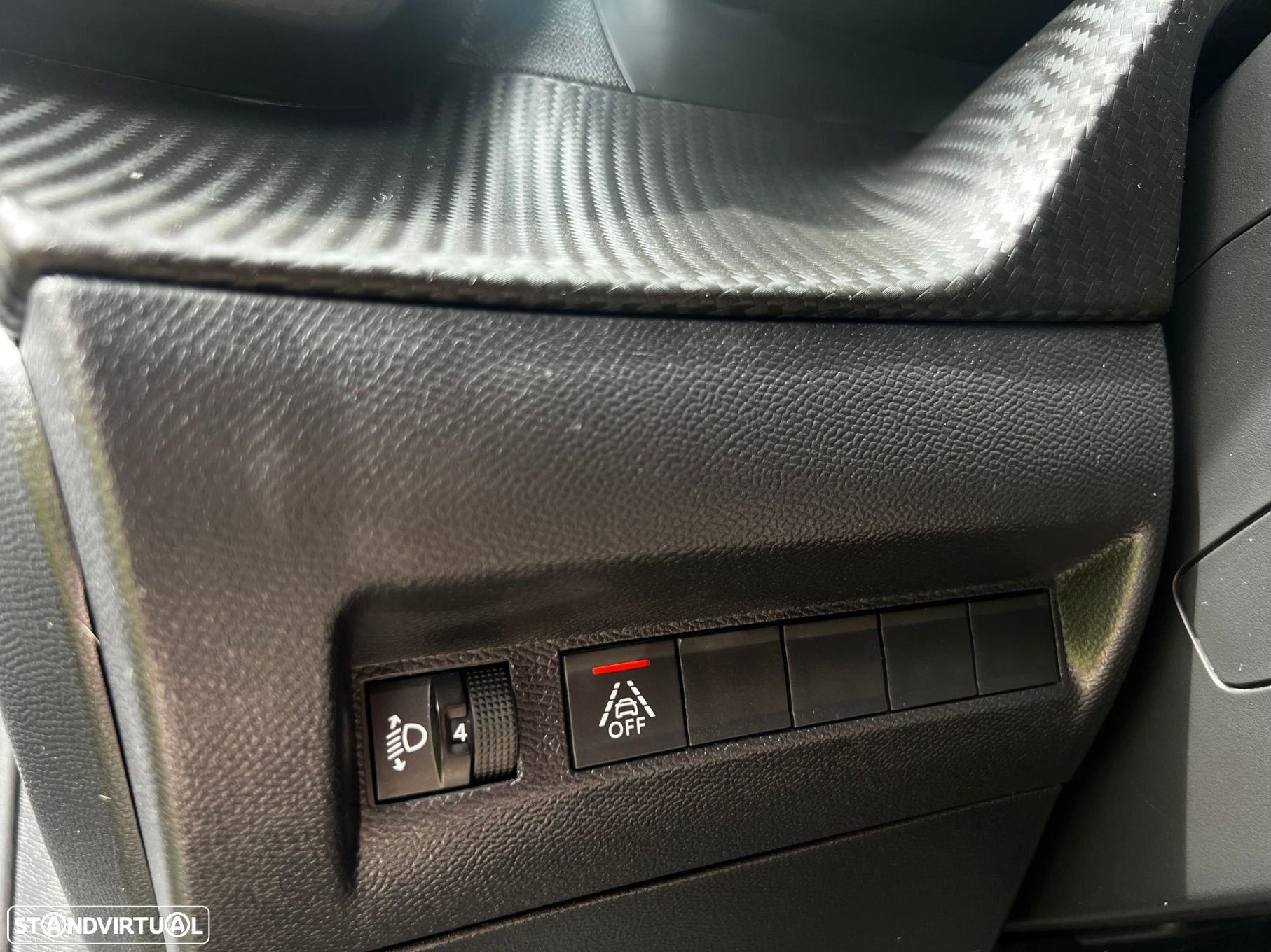 Peugeot e-208 Allure Pack - 38