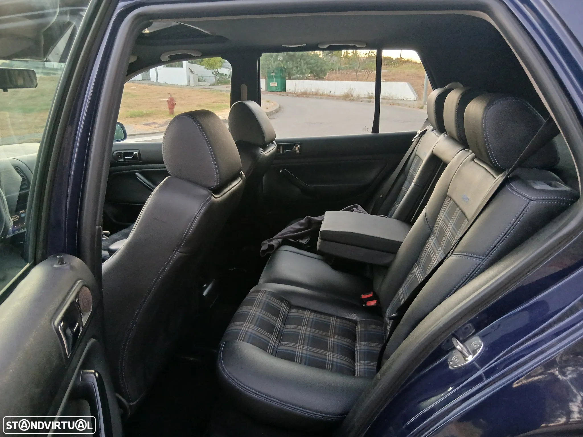 VW Golf 1.9 TDi 25 Anos Aut. - 7