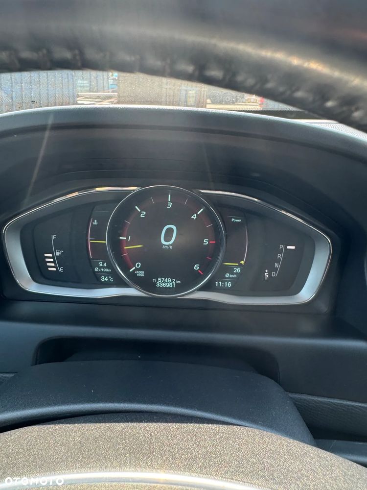 Volvo XC 60 D5 AWD Momentum - 22