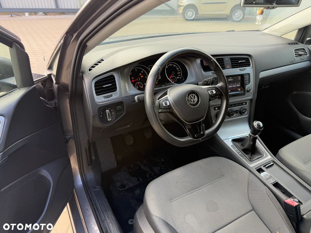 Volkswagen Golf - 11