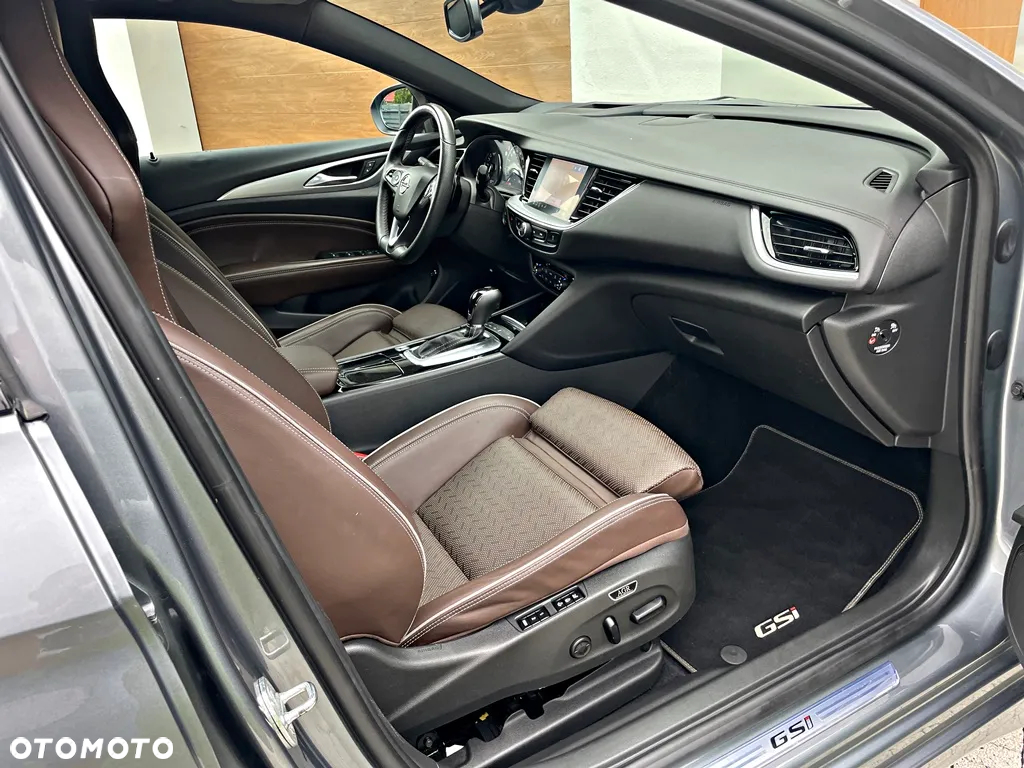 Opel Insignia 2.0 T 4x4 GSi S&S - 31
