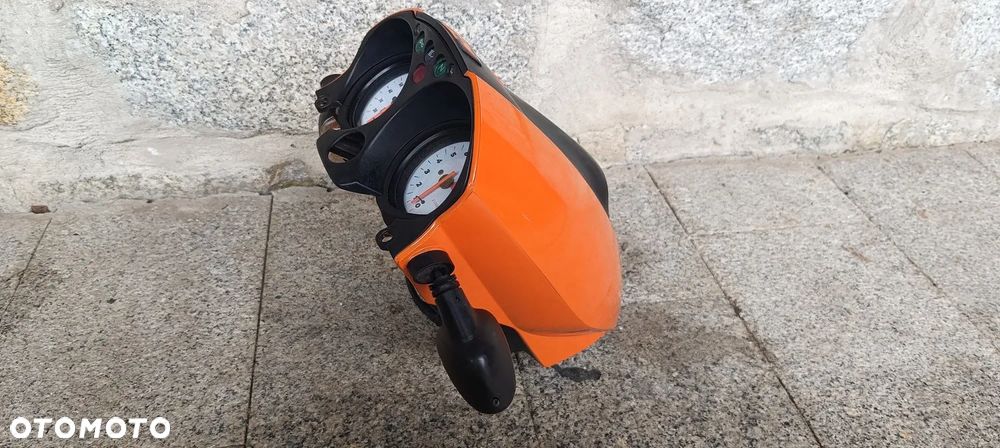 KTM 640 DUKE 2007 REFLEKTOR LAMPA PRZÓD CZASZA LICZNIK WYPEŁNIENIE OWIEWKA - 8
