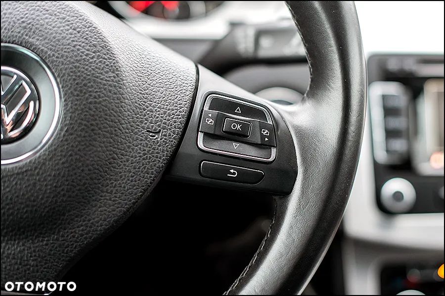 Volkswagen Passat - 20