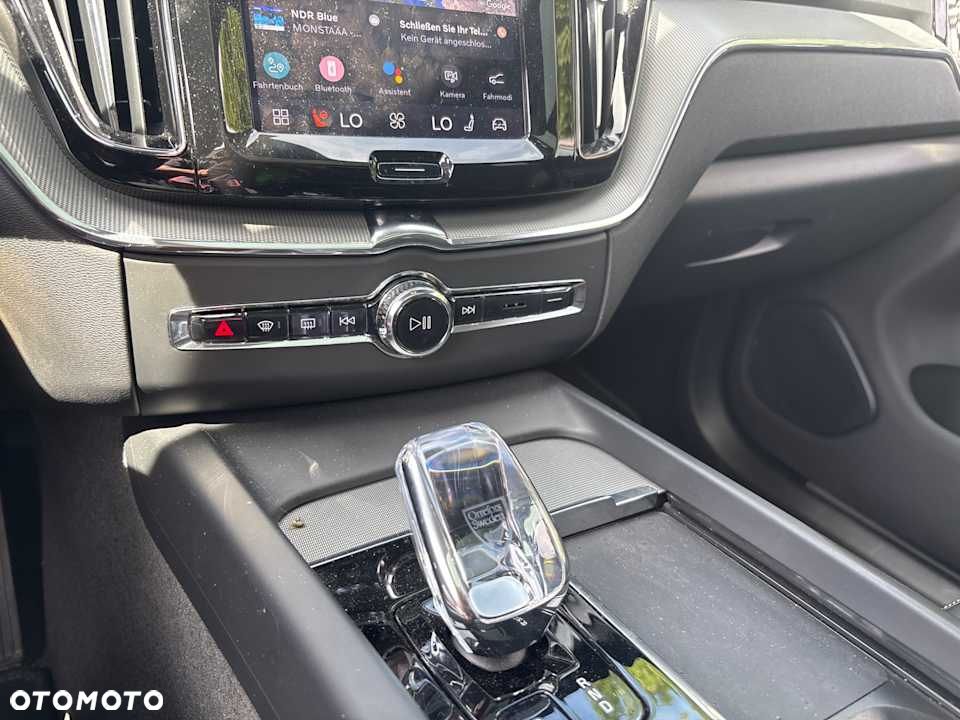 Volvo XC 60 T6 AWD Recharge Geartronic RDesign - 17