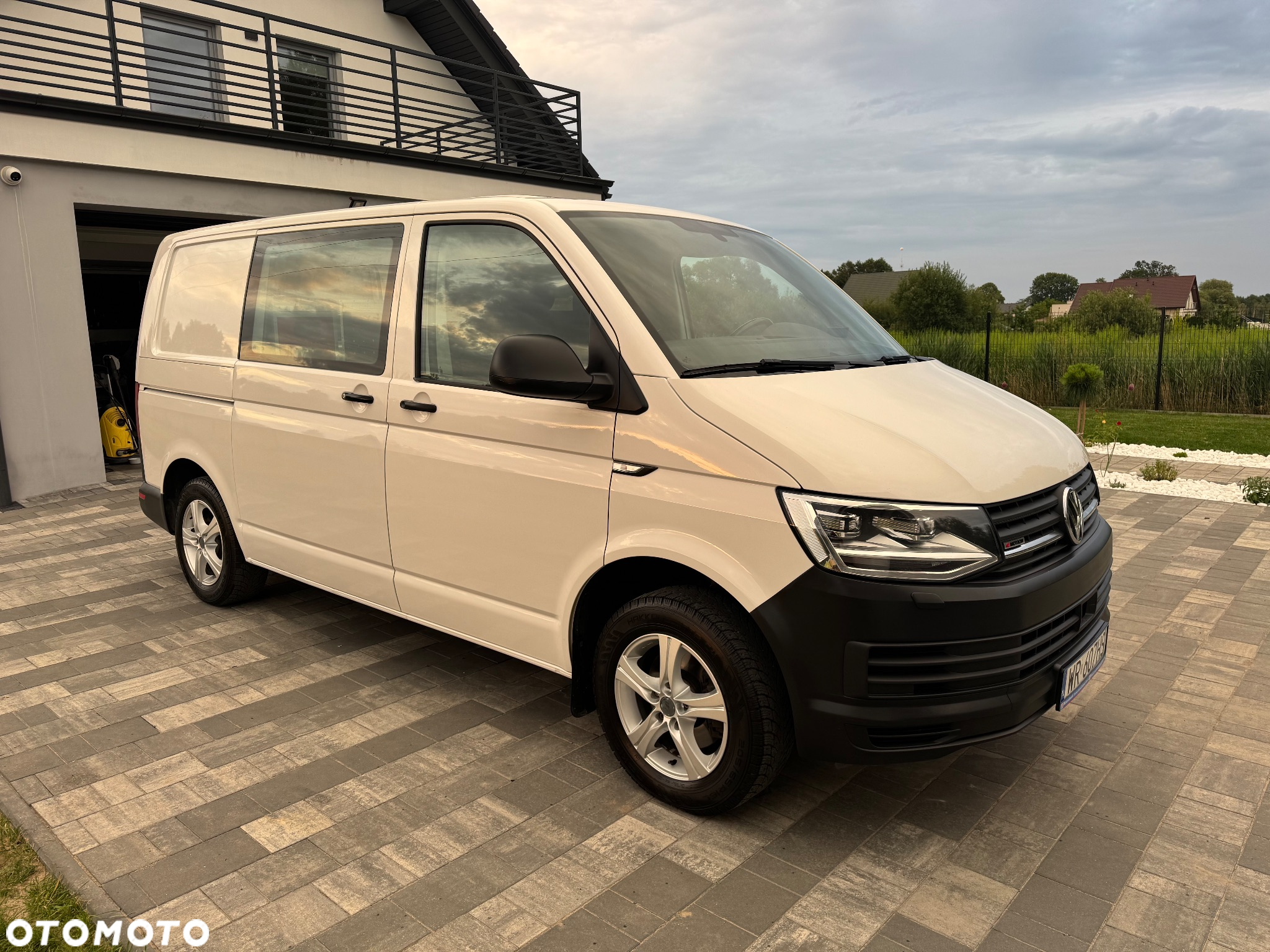 Volkswagen Transporter - 2