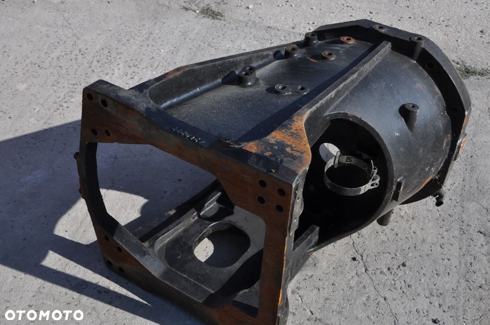 OBUDOWA SKRZYNI BIEGÓW MASSEY FERGUSON 7480 6480 6485 NR 4280222 - 1