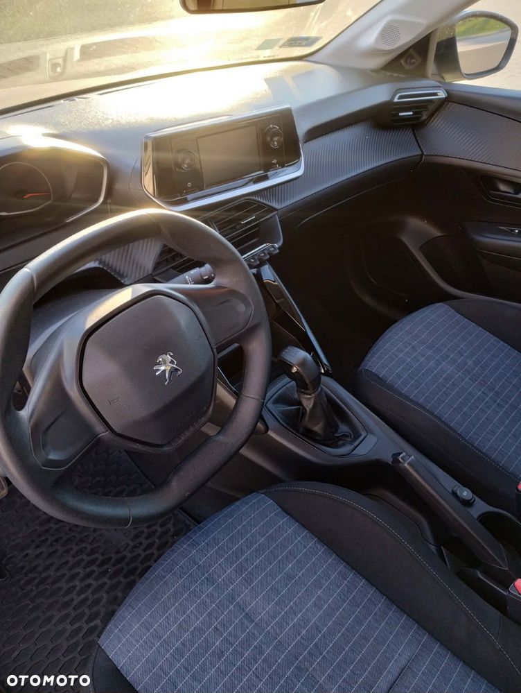 Peugeot 208 - 7