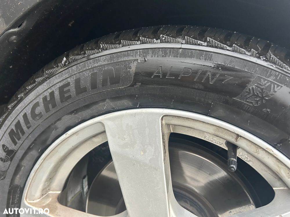 Volkswagen Passat Variant 2.0 TDI DSG (BlueMotion Technology) Trendline - 11