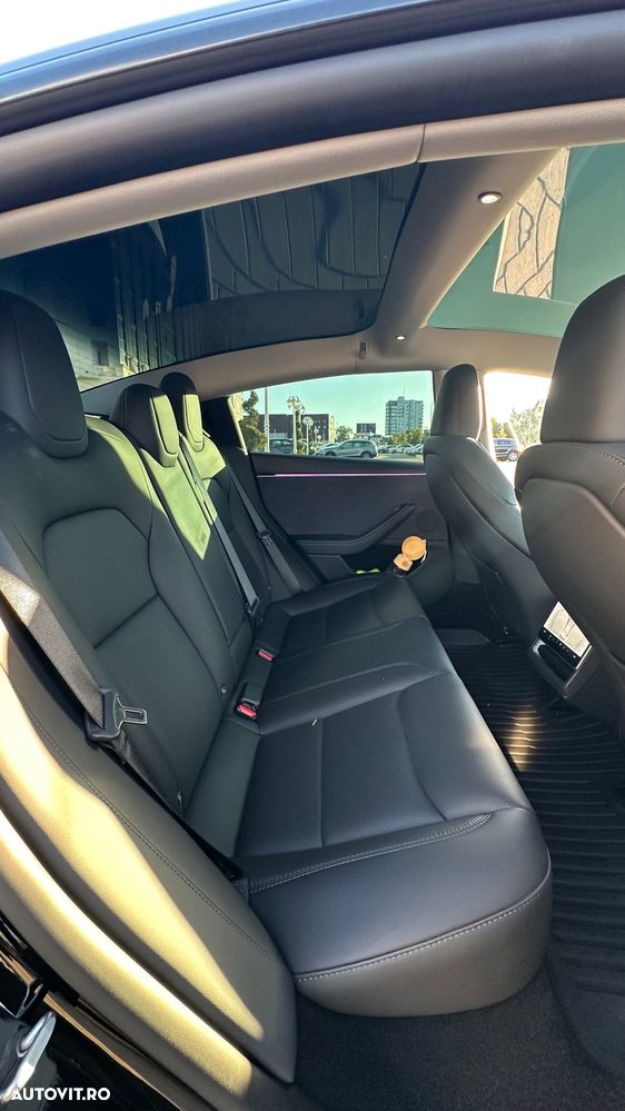 Tesla Model 3 - 10