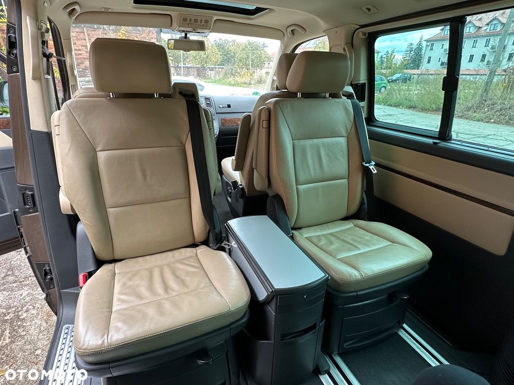Volkswagen Multivan - 16