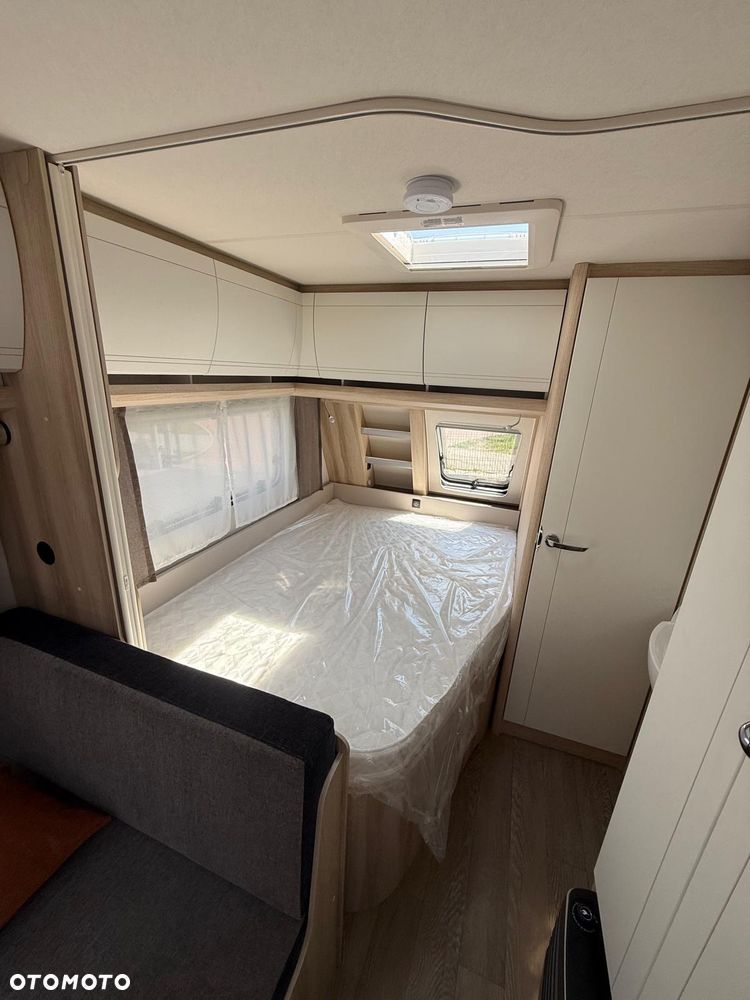 Hobby De Luxe 400 SFE - 17