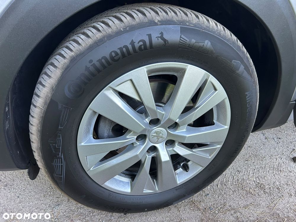 Peugeot 3008 1.5 BlueHDi Active S&S EAT8 - 17