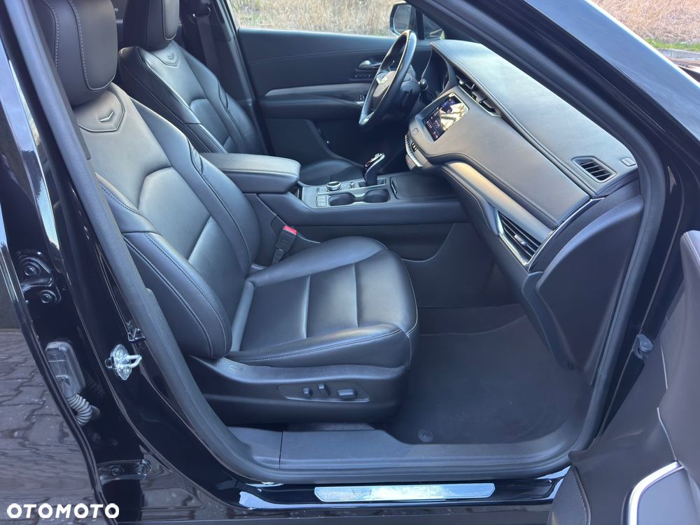 Cadillac XT4 350T AWD Premium Luxury - 25