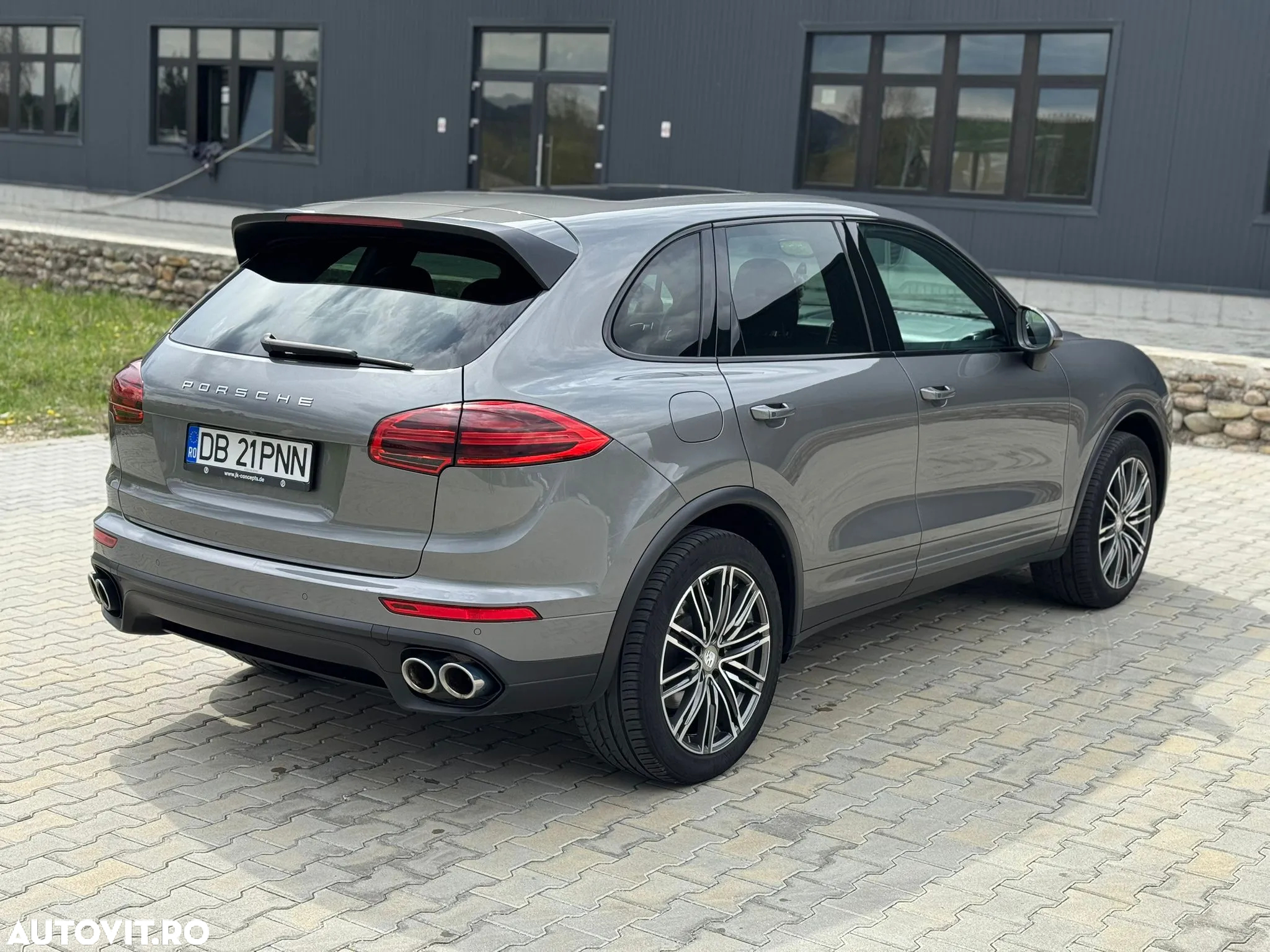 Porsche Cayenne Diesel Platinum Edition - 4