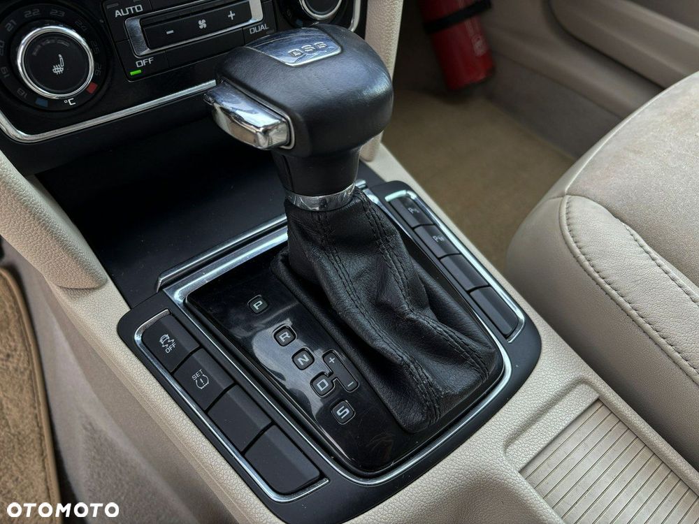 Skoda Superb 2.0 TDI Elegance DSG - 17