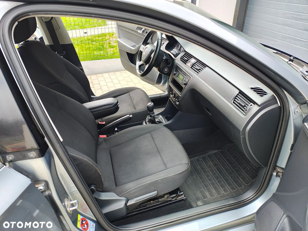 Skoda RAPID 1.2 TSI Ambition - 12