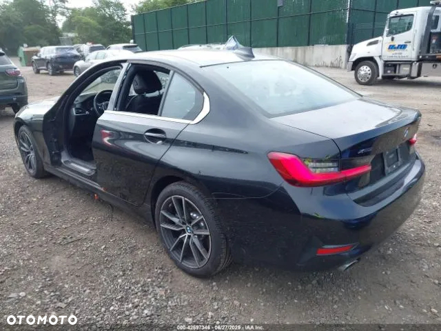 BMW Seria 3 330i xDrive - 4