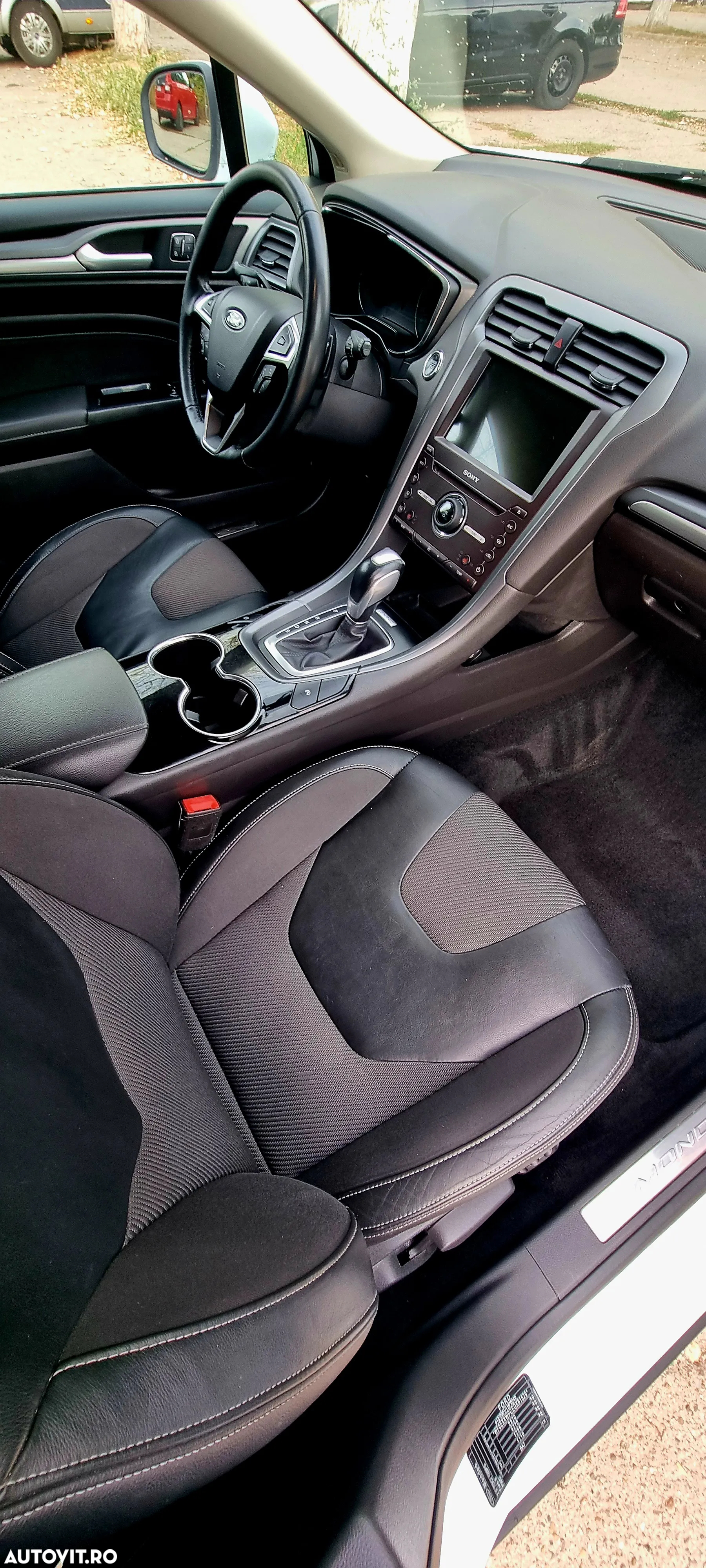 Ford Mondeo 2.0 TDCi Powershift Titanium - 19