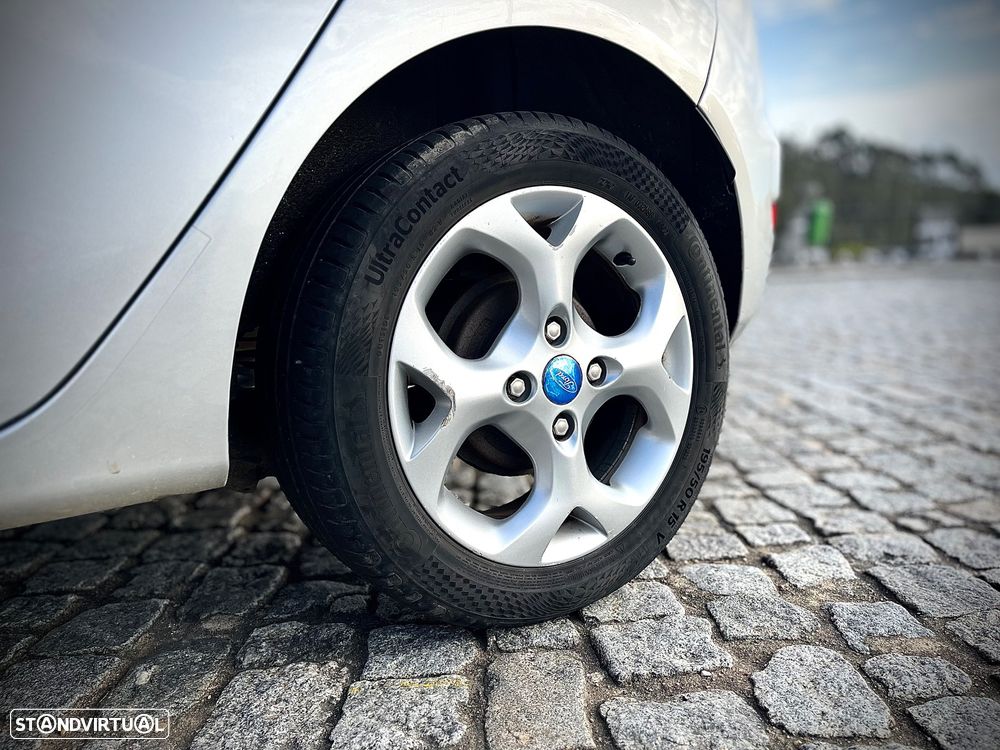 Ford Fiesta 1.25 Techno - 10