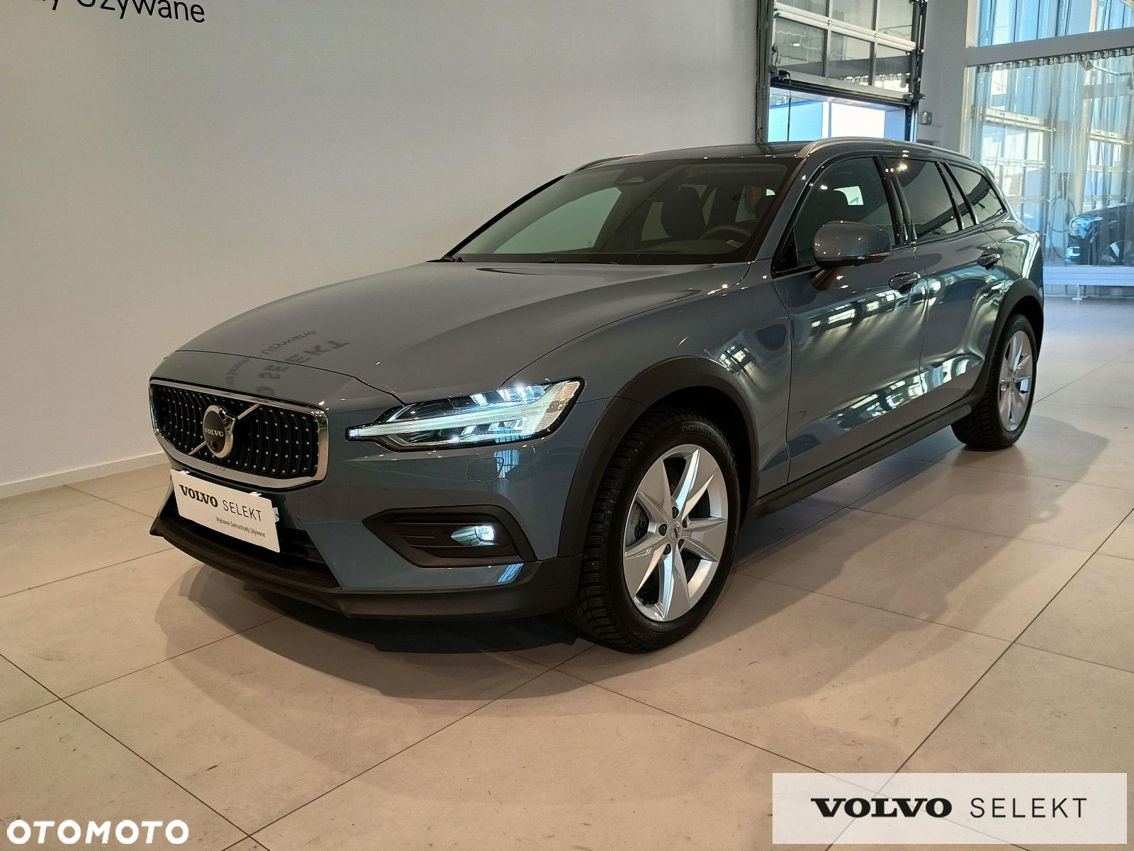 Volvo V60 Cross Country - 9