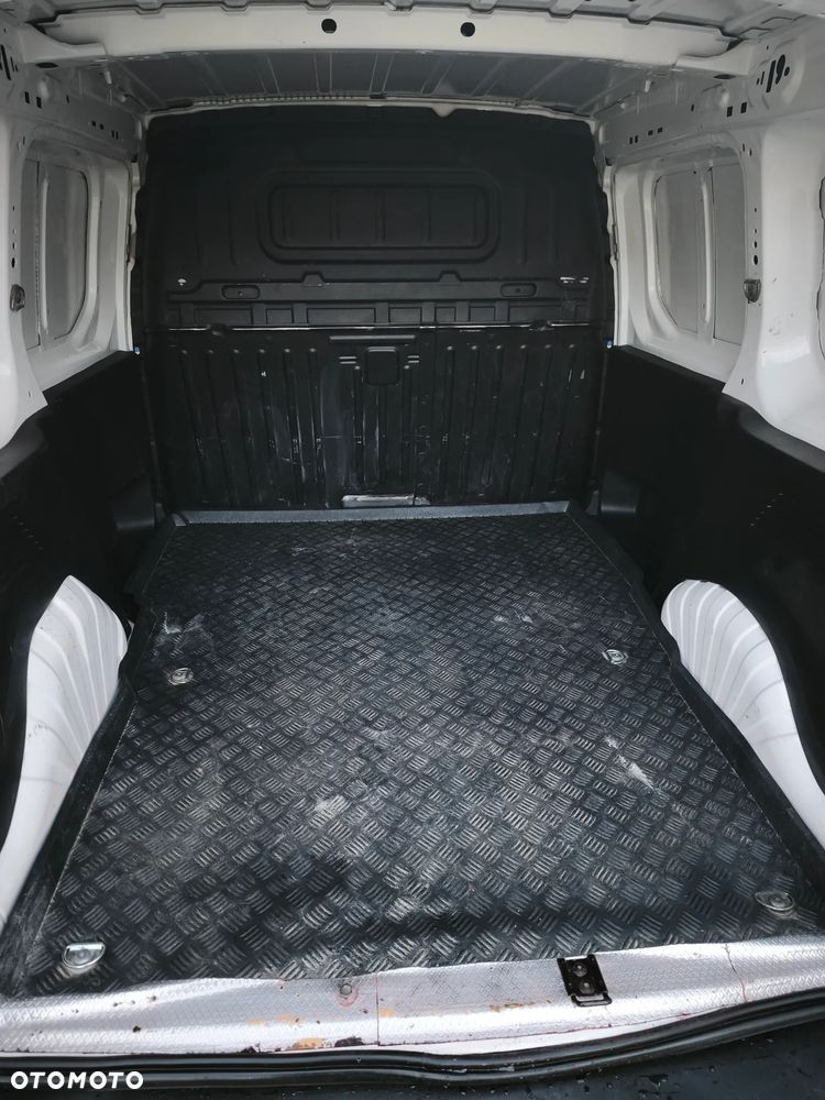 Opel COMBO - 17