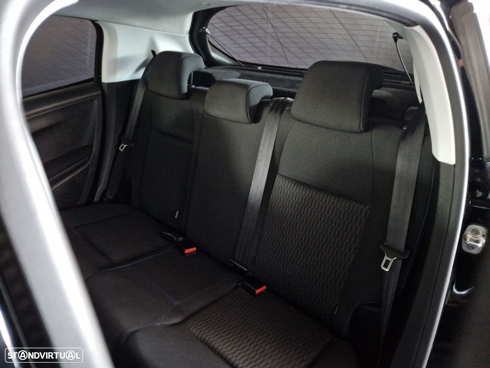 Peugeot 208 1.2 PureTech Signature - 17