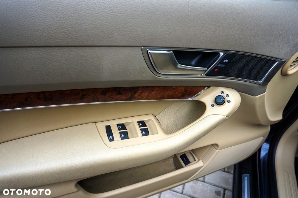 Audi A6 Limousine 2.4 Quattro - 24