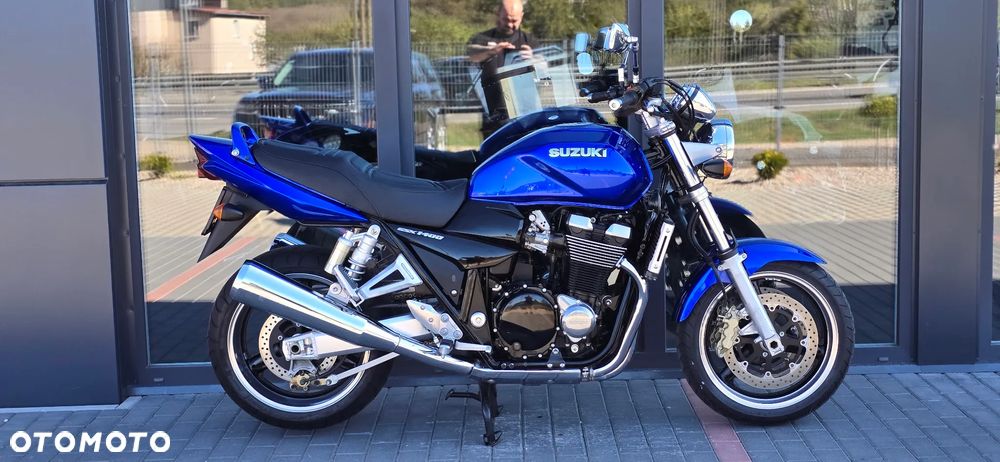 Suzuki GSX - 2
