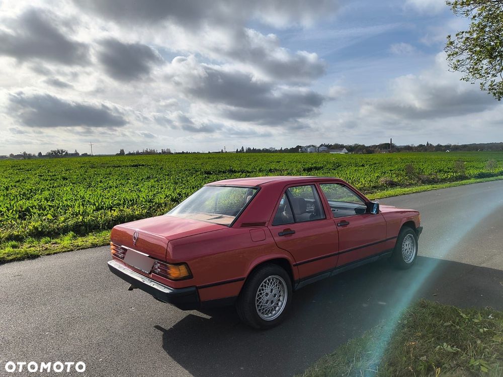 Mercedes-Benz W201 (190) - 4