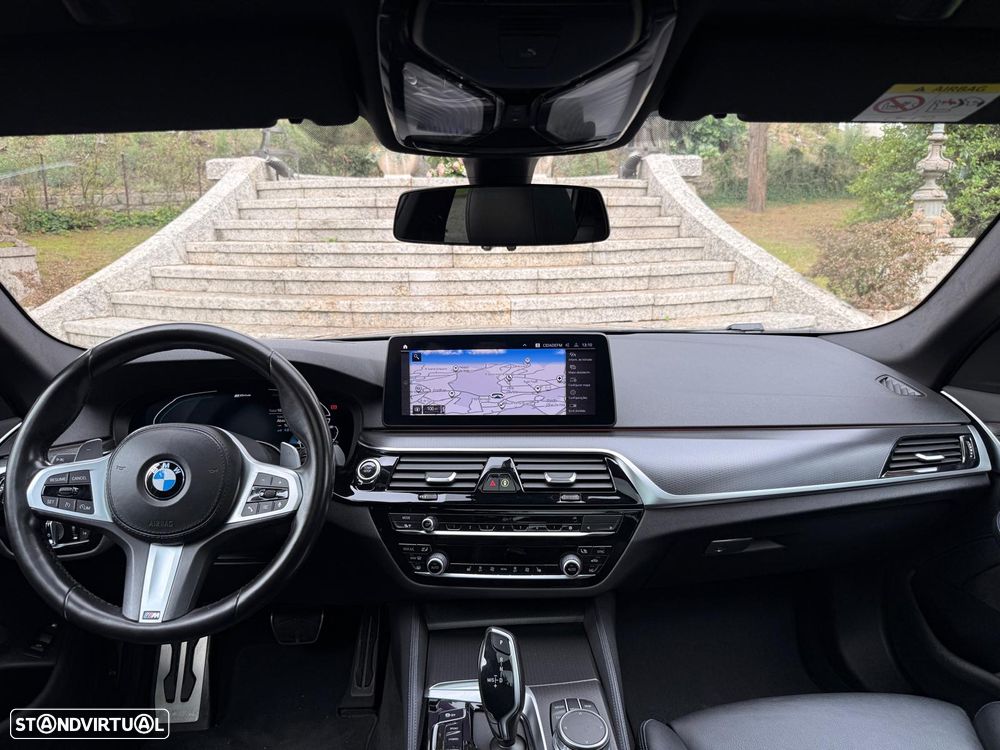 BMW 530 e Pack Desportivo M - 10