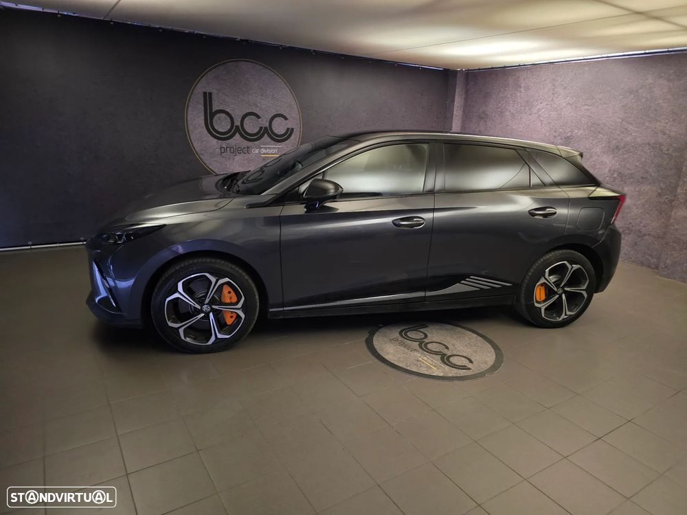 MG MG4 64 kWh XPower Luxury — fotografia 32