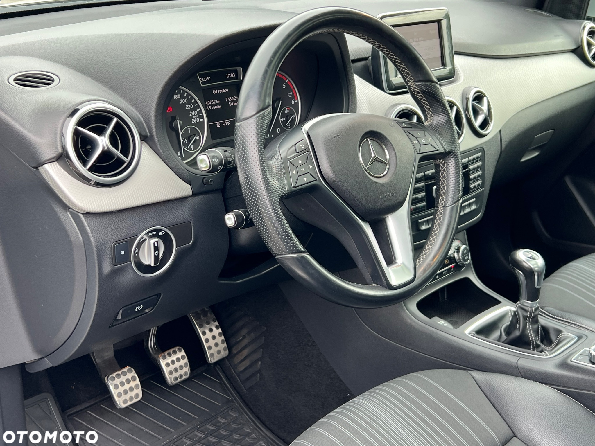 Mercedes-Benz Klasa B 180 CDI (BlueEFFICIENCY) - 24