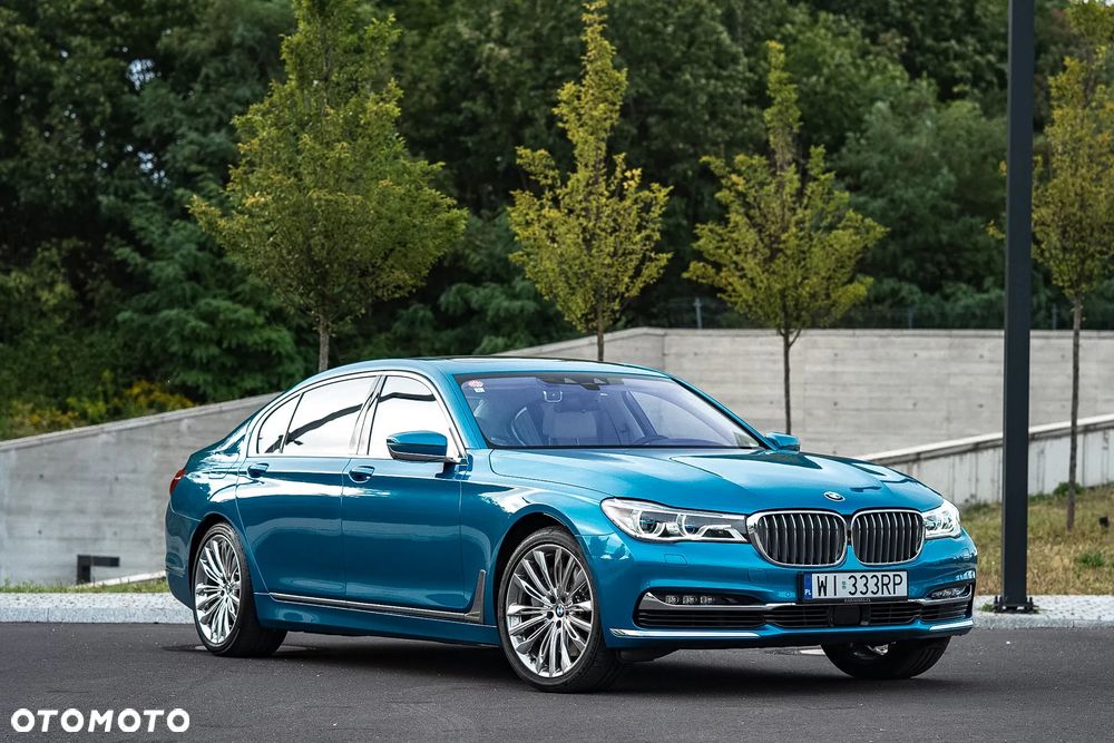 BMW Seria 7 750Li - 1