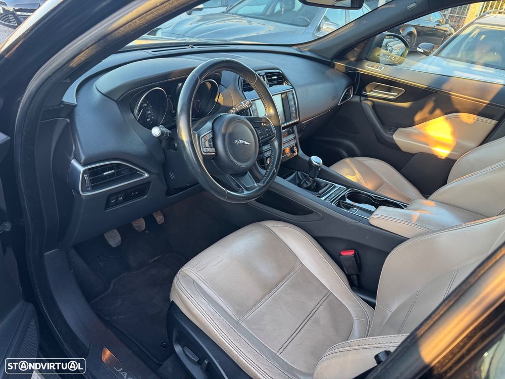 Jaguar F-Pace 2.0 i4D Prestige AWD - 10