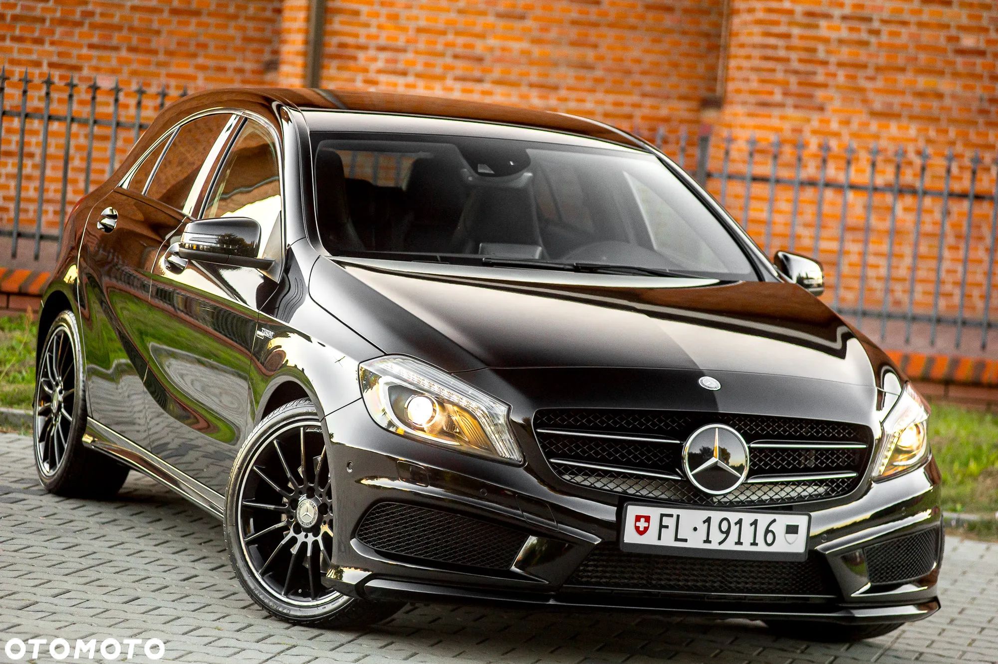 Mercedes-Benz Klasa A 250 4Matic 7G-DCT AMG Line - 1