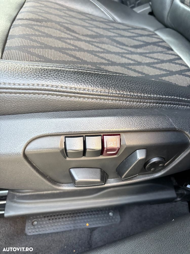 BMW X1 xDrive20i AT xLine - 26