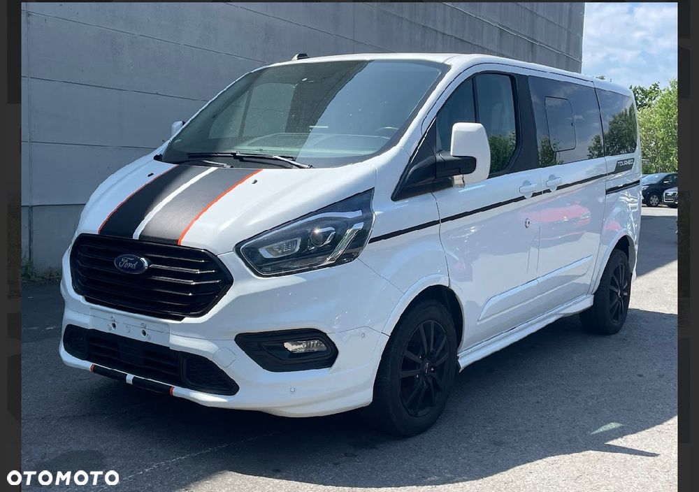Ford Tourneo Custom - 12