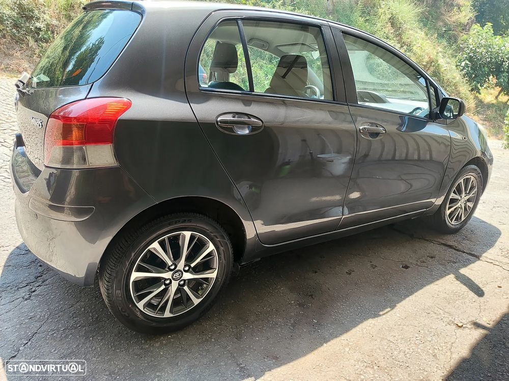 Toyota Yaris 1.4 D-4D Sol High Pack MM - 4