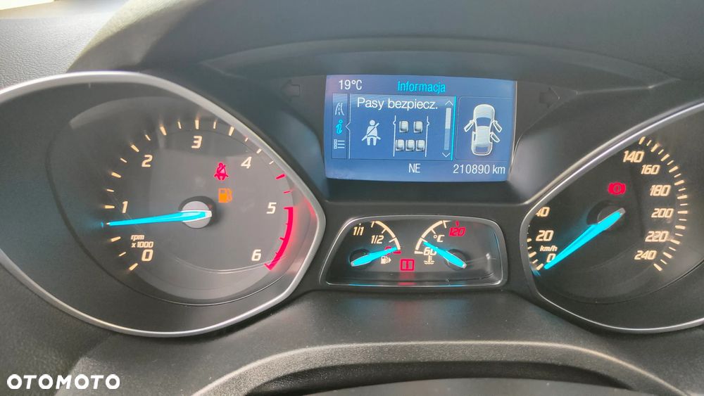 Ford Kuga 2.0 TDCi 2x4 Titanium - 30