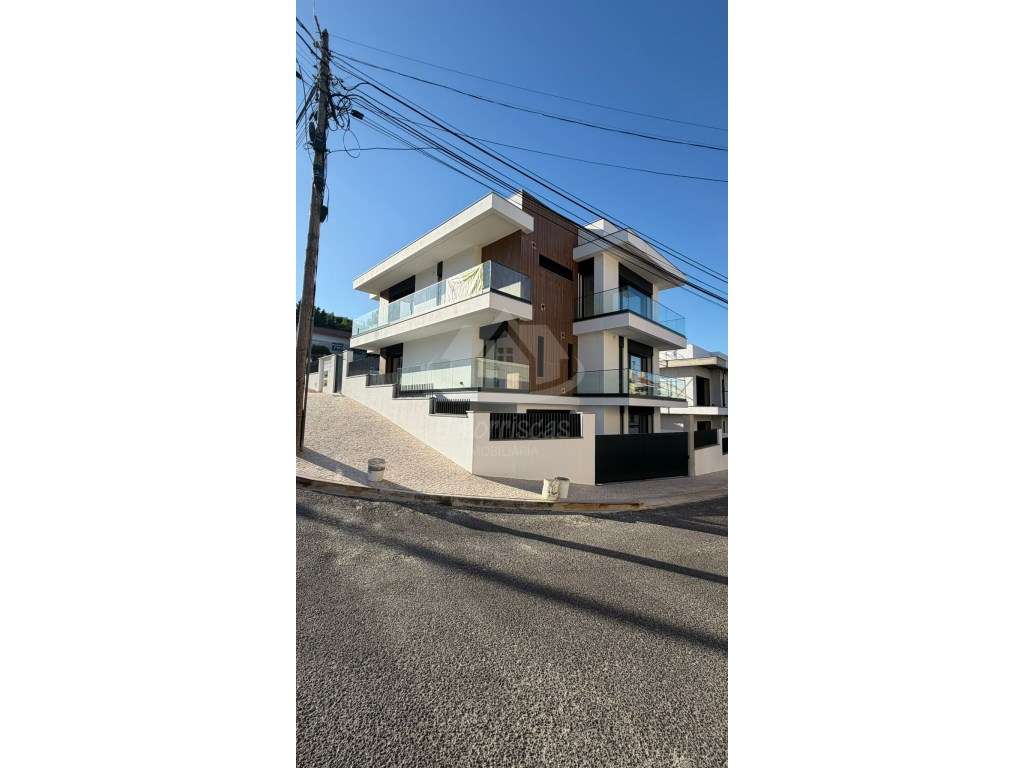 Moradia V4 nova no Bairro Soltejo, São João da Talha. Vista rio. - Grande imagem: 5/46